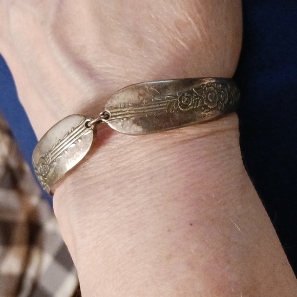 Vintage Silver Plate Bracelet Made From Spoons w/ Magnetic Closure Adorable CHIC - Picture 2 of 9